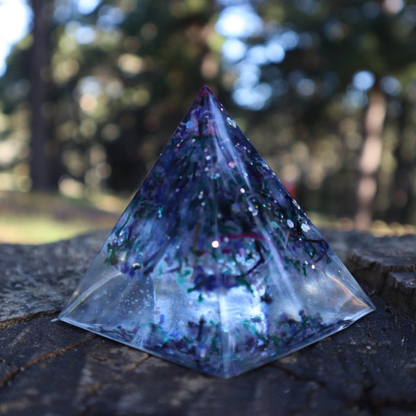 Resin Pyramid - handmade with cotton + glitter