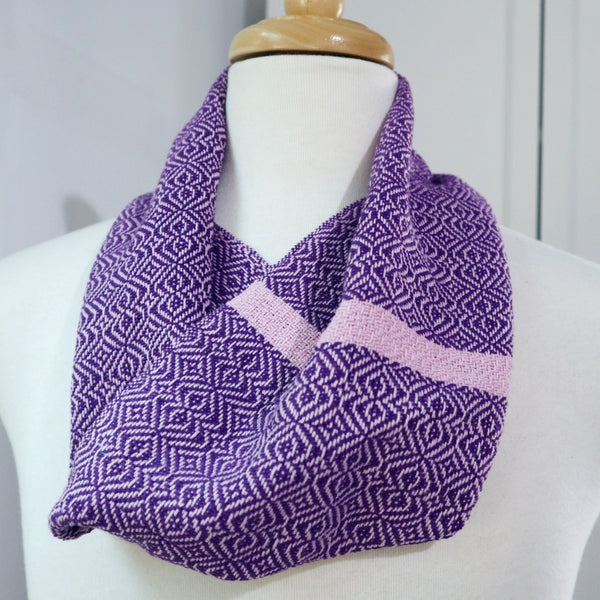 Handwoven short cotton scarf in bright purple and dusty pink, infinity scarf, snood