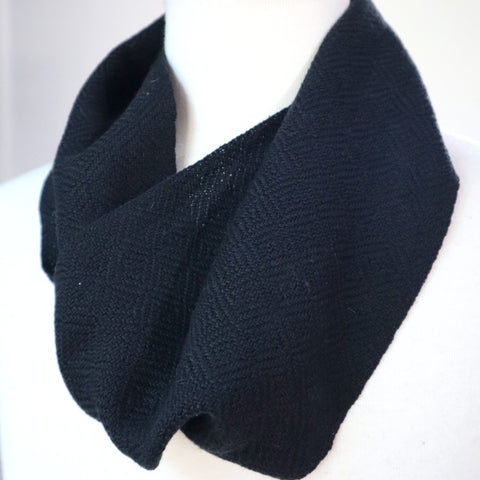 handwoven infinity short scarf in black cotton