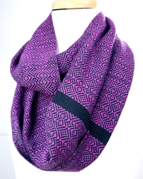 Handwoven cotton scarf in magenta and black