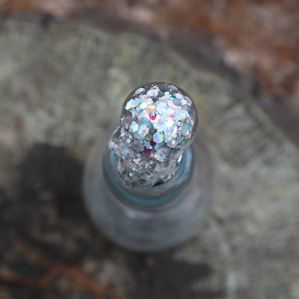 Resin Skull Bottle Stopper - silver glitter